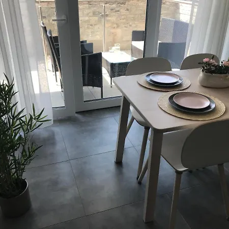 Silver Klifowa 레왈